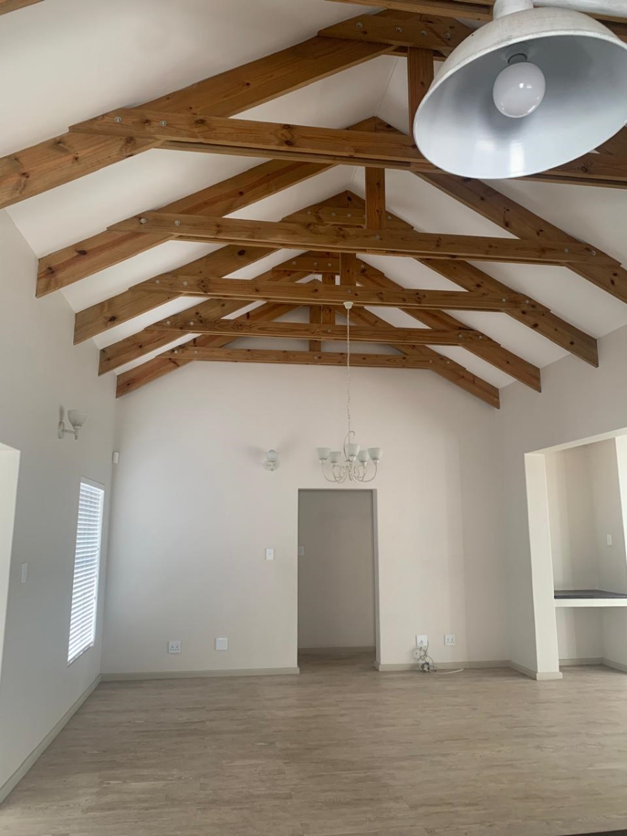 To Let 3 Bedroom Property for Rent in Middedorp Western Cape